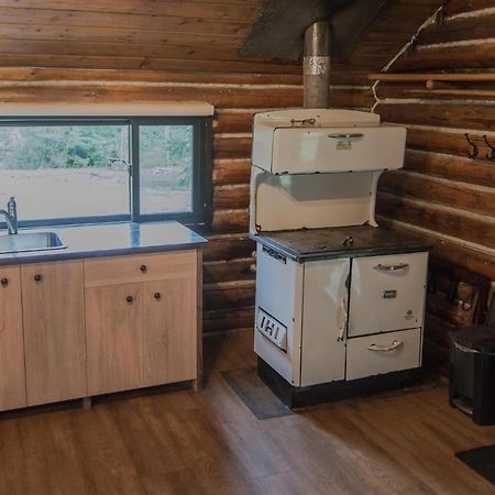 Chute Lake Lodge Нарамата Екстер'єр фото