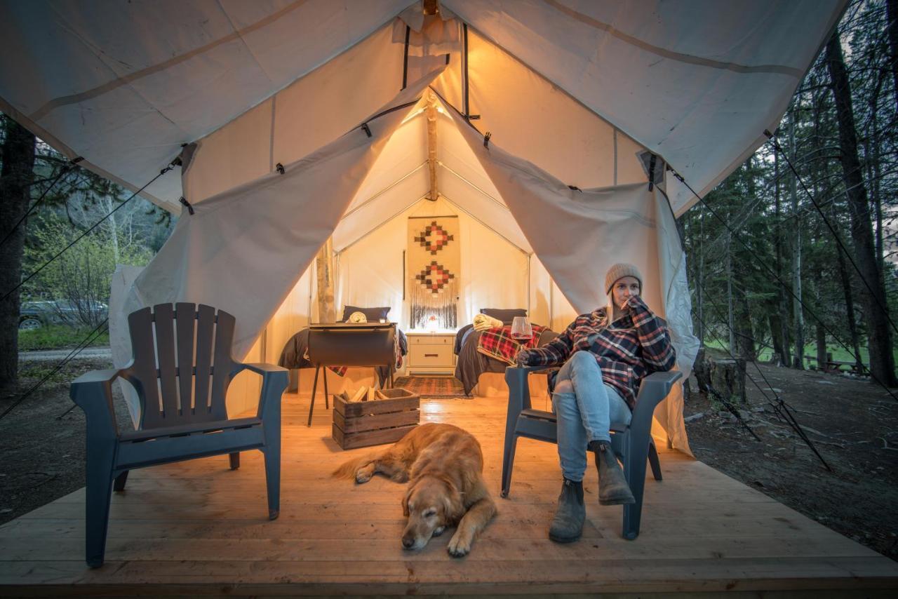 Chute Lake Lodge Нарамата Екстер'єр фото