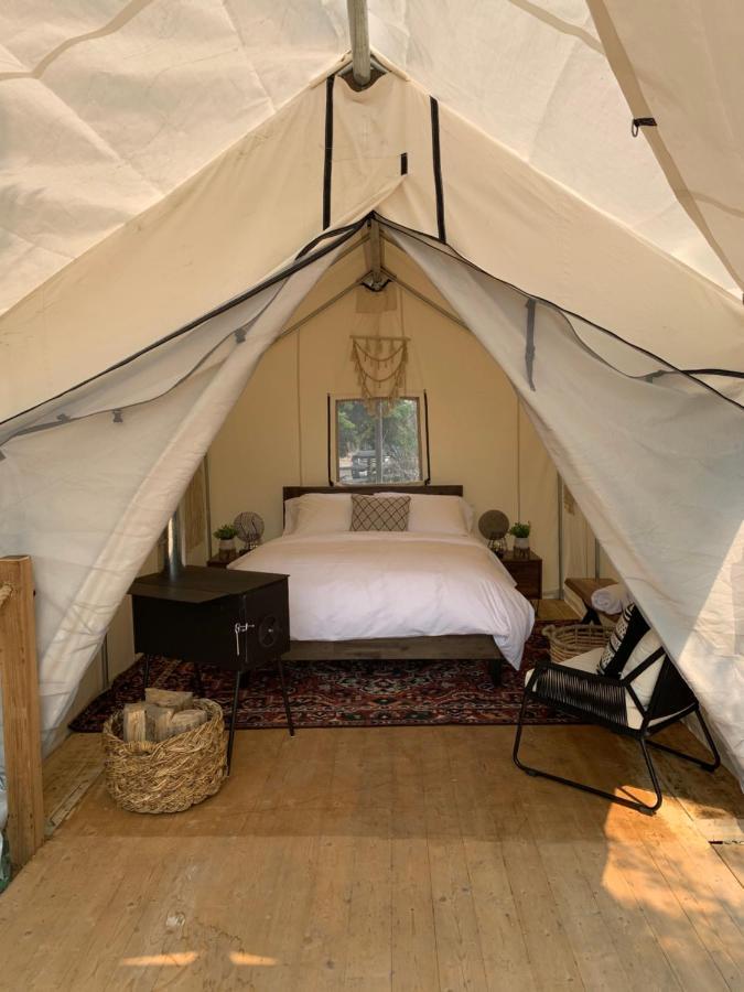 Chute Lake Lodge Нарамата Екстер'єр фото