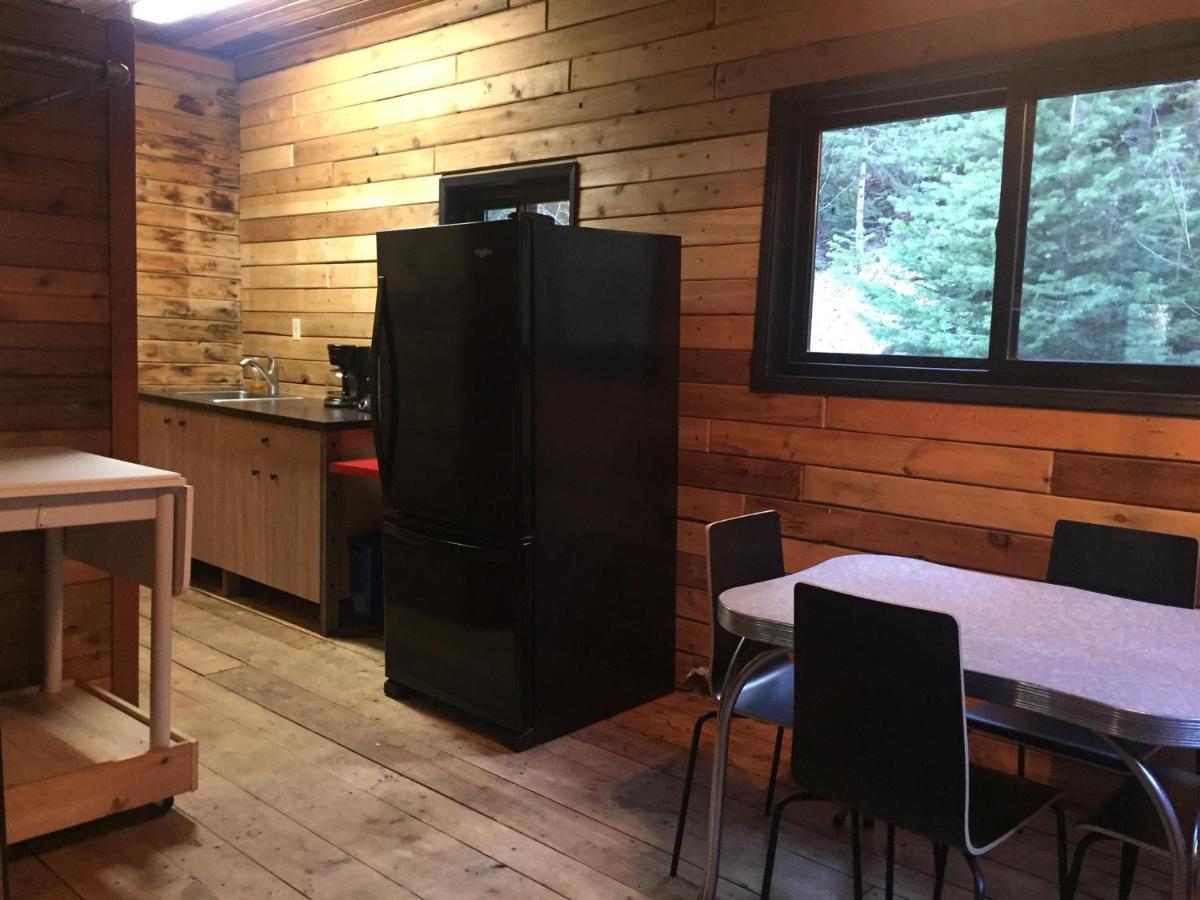 Chute Lake Lodge Нарамата Екстер'єр фото