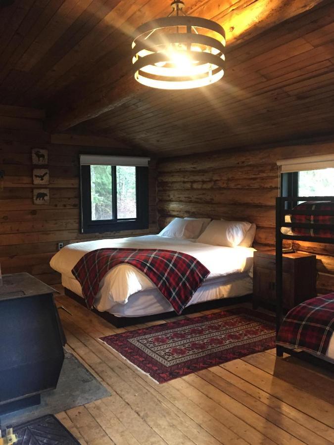 Chute Lake Lodge Нарамата Екстер'єр фото