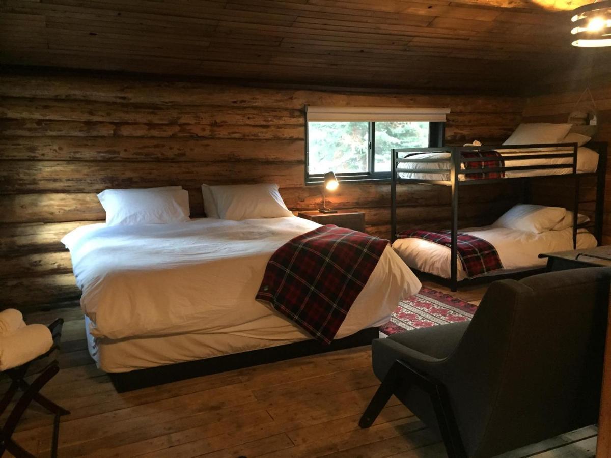 Chute Lake Lodge Нарамата Екстер'єр фото