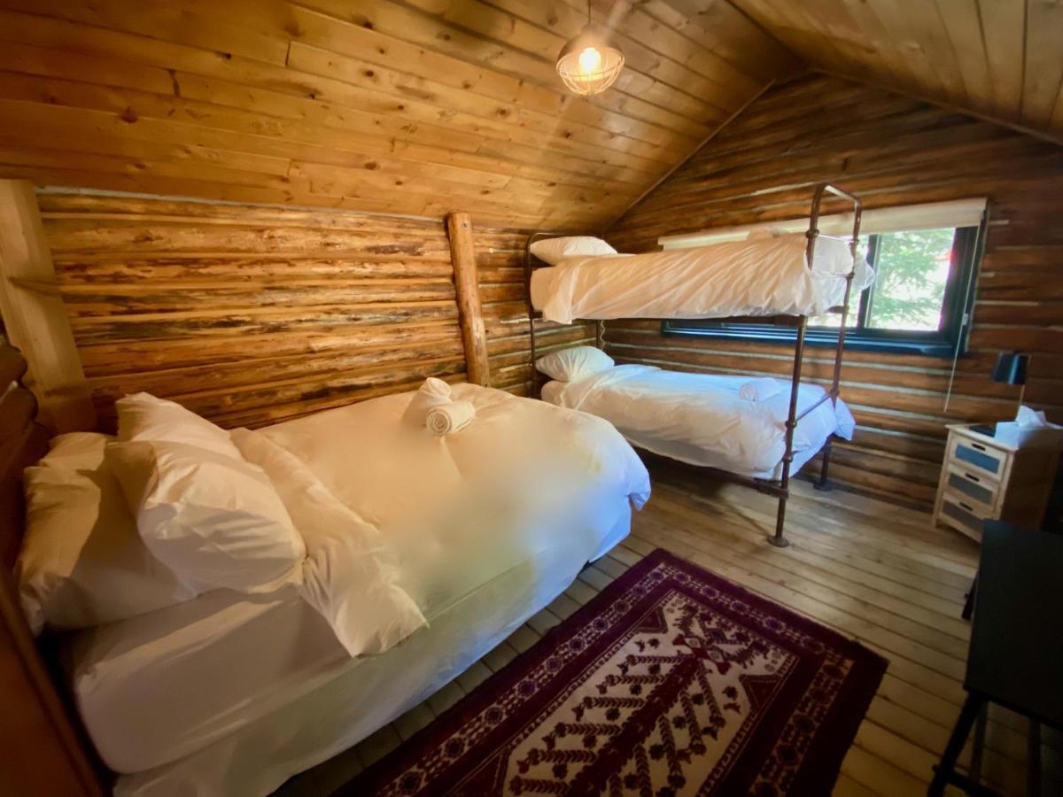 Chute Lake Lodge Нарамата Екстер'єр фото