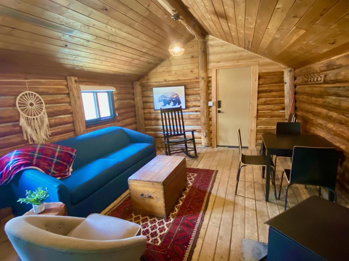 Chute Lake Lodge Нарамата Екстер'єр фото
