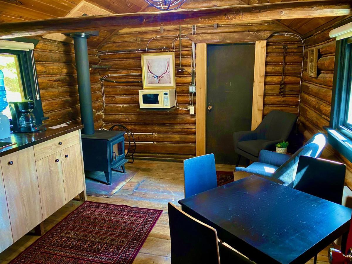 Chute Lake Lodge Нарамата Екстер'єр фото