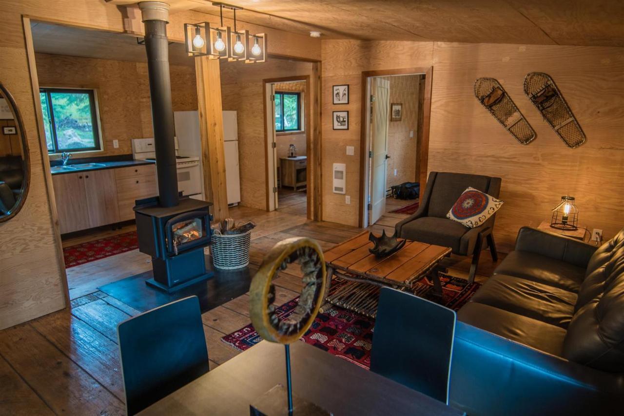 Chute Lake Lodge Нарамата Екстер'єр фото